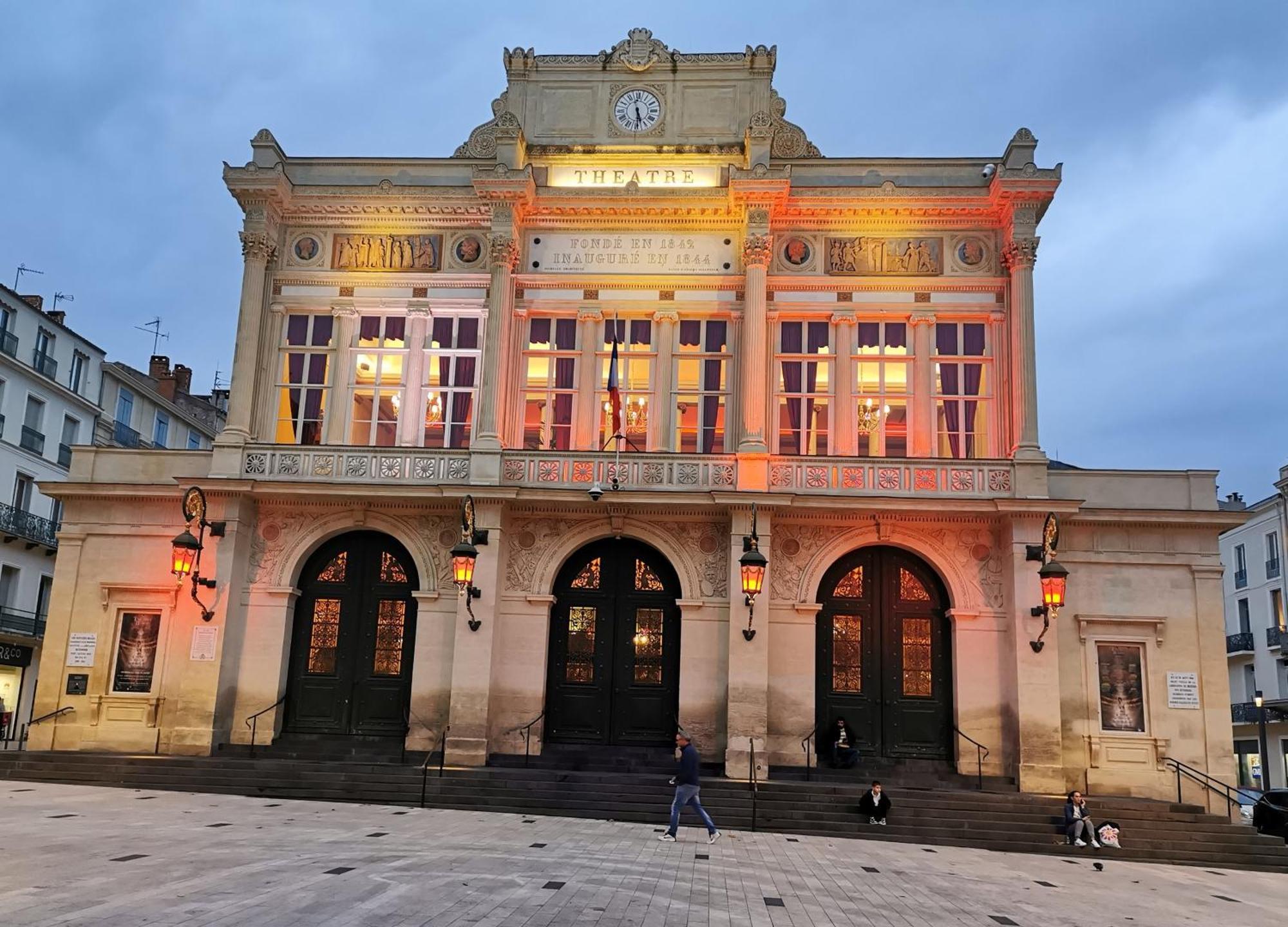 Confortable Appart 1Er Etage Centre Ville Netflix Beziers Exterior photo